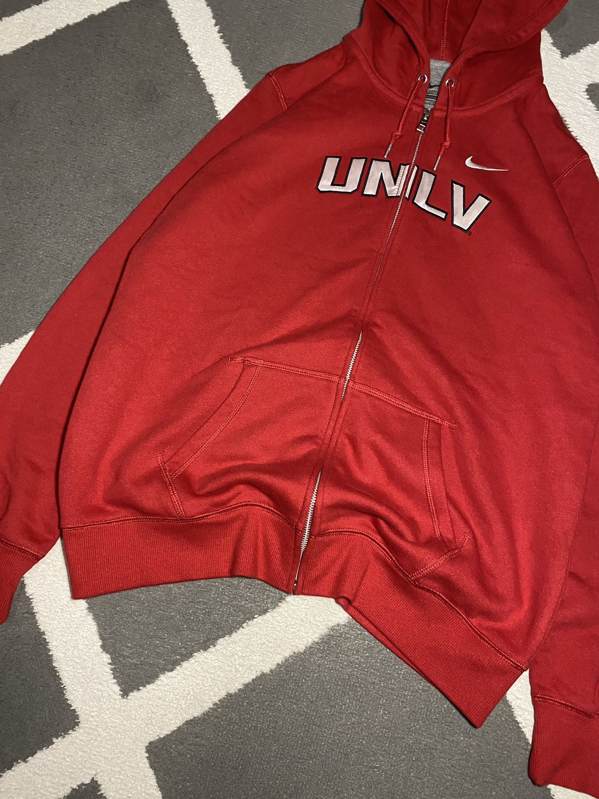 Nike × Vintage Nike UNLV men’s Zip Hoodie Y2K style University of Nevada Size US XL / EU 56 / 4 - 4 Thumbnail