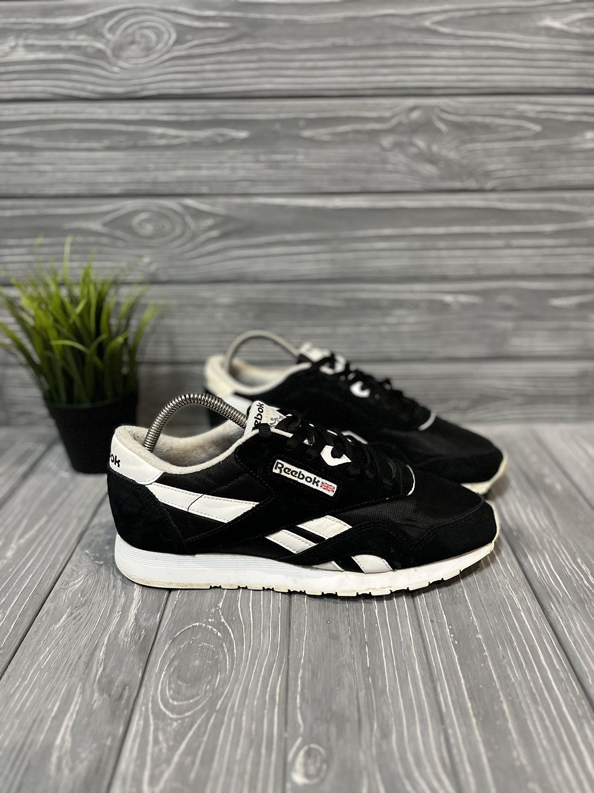 Reebok Men's original Reebok sneakers 😻 Size US 9.5 / EU 42-43 - 1 Thumbnail