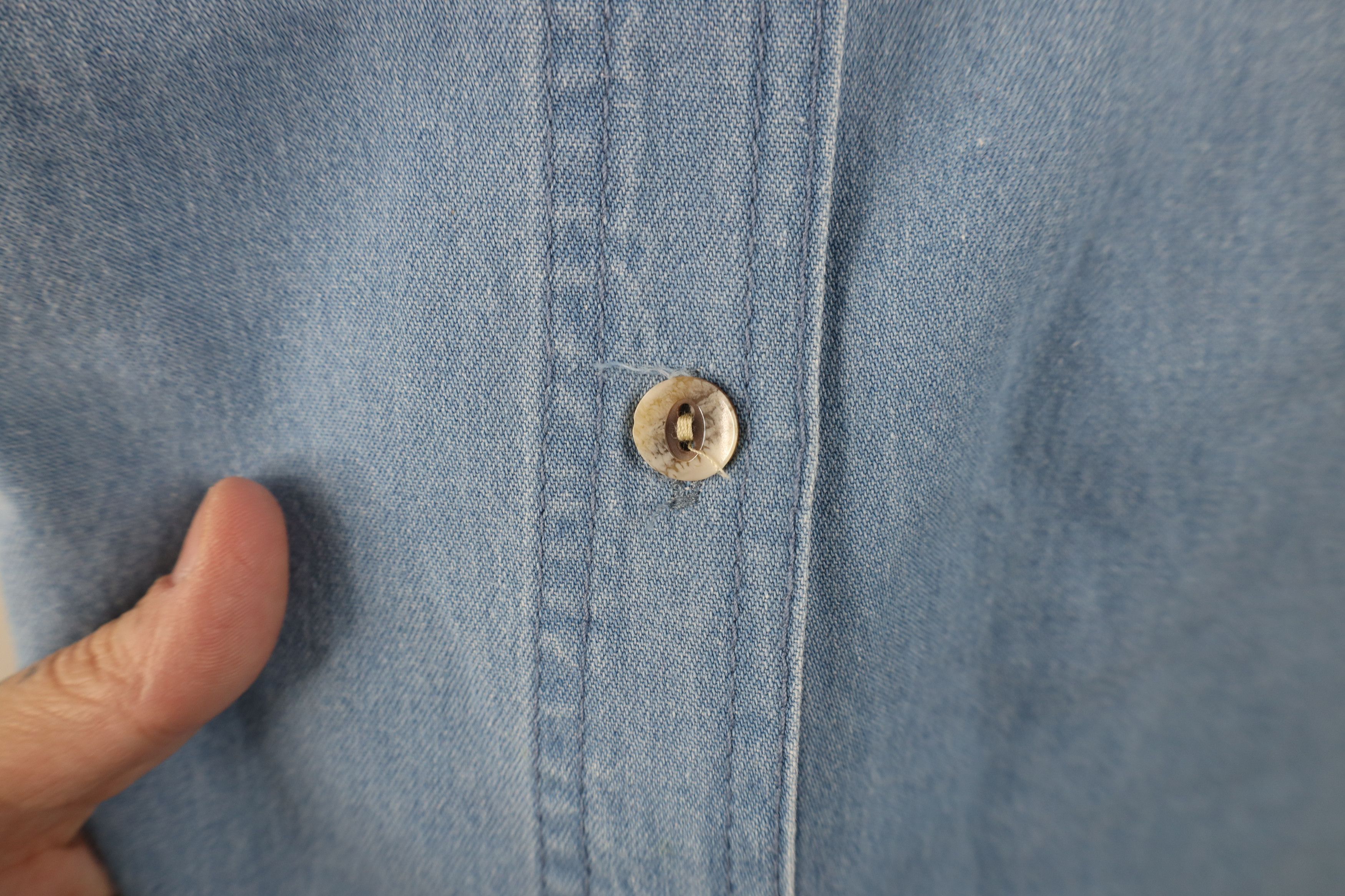 Vintage Vintage 90s Streetwear Short Sleeve Denim Button Shirt Size L / US 10 / IT 46 - 8 Thumbnail