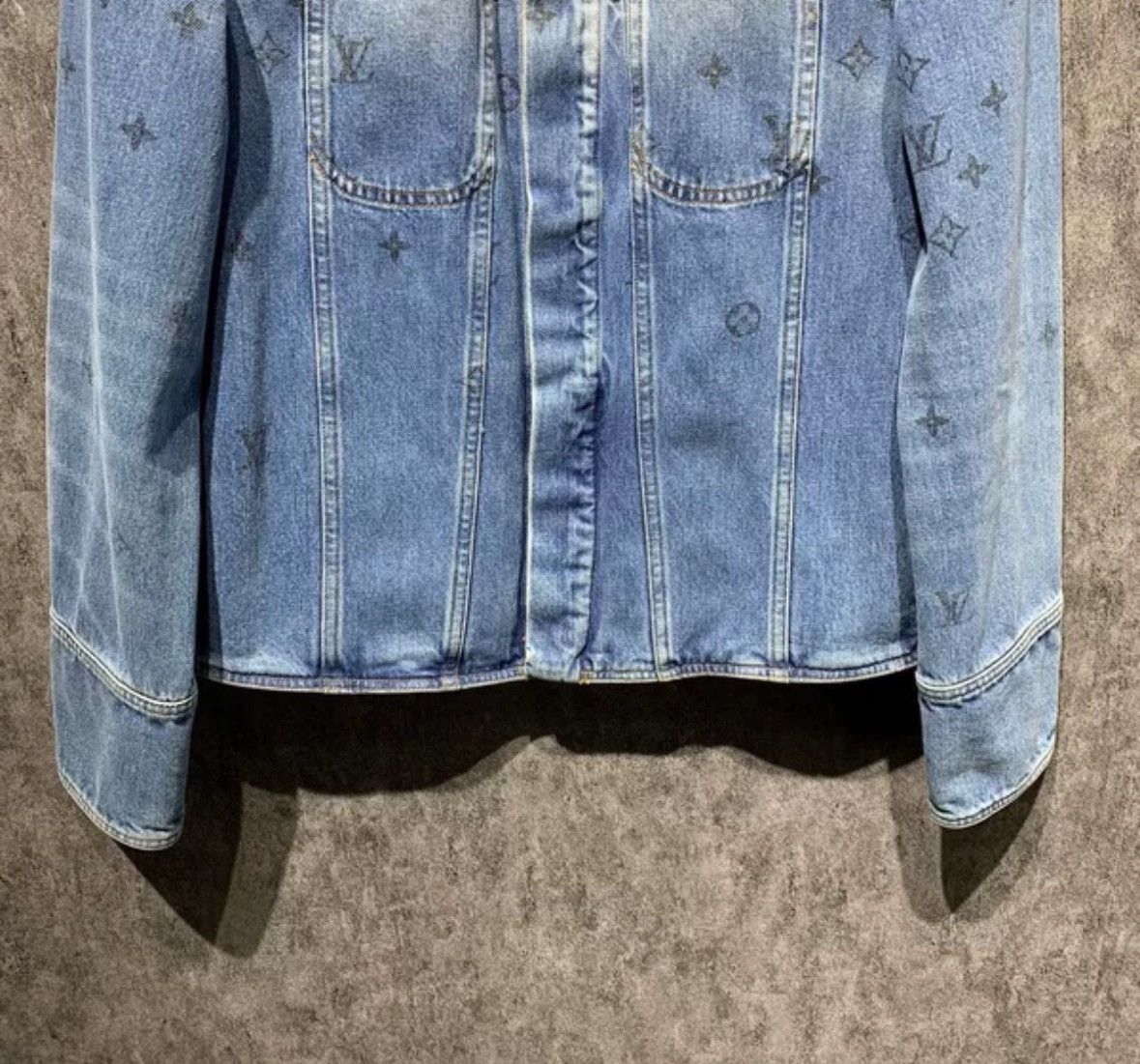 Louis Vuitton LOUIS VUITTON Gradient presbyopia denim jacket2412-Nextarrow Size US L / EU 52-54 / 3 - 3 Thumbnail