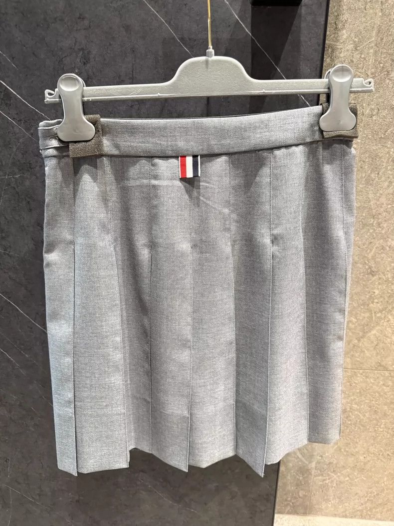 Thom Browne Thom Browne Women's pleated skirt Size 26" / US 2 / IT 38 - 2 Thumbnail