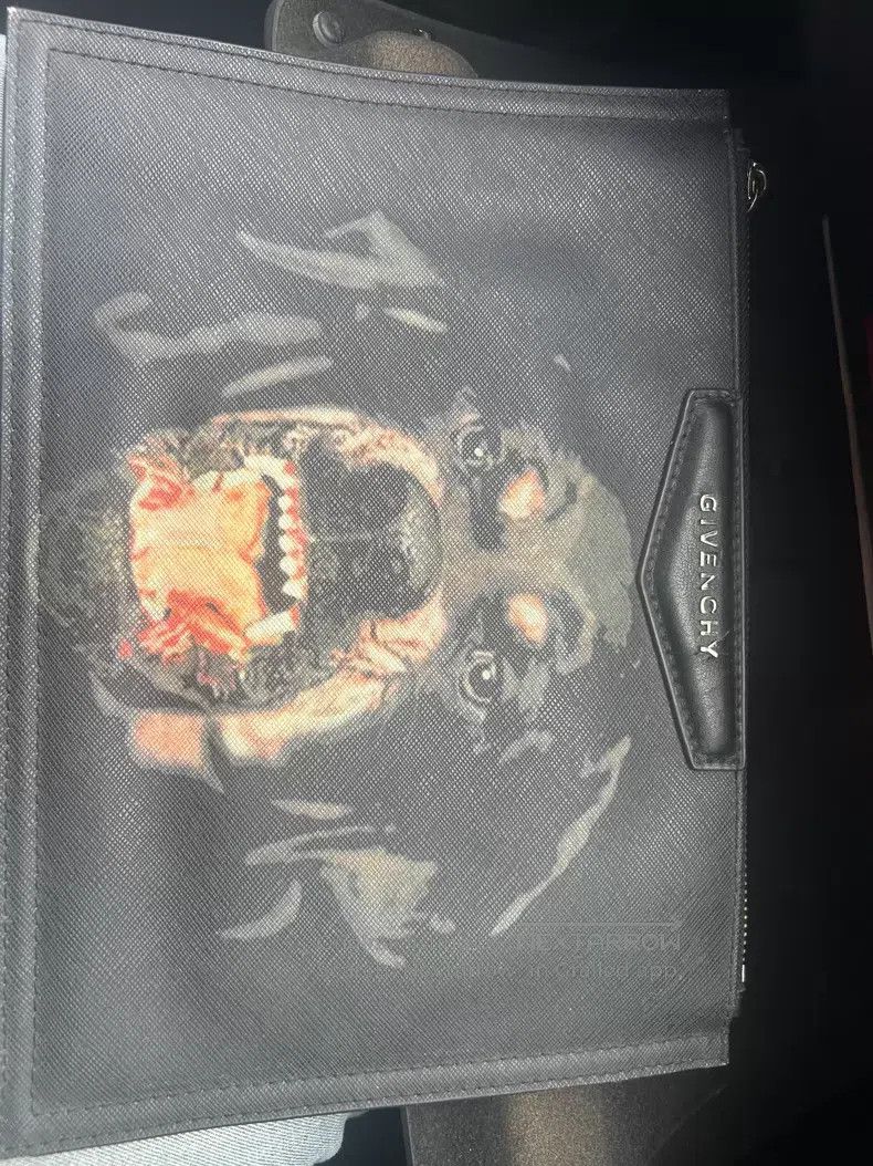 Givenchy Givenchy Dog Head Handbag Size ONE SIZE - 1 Thumbnail