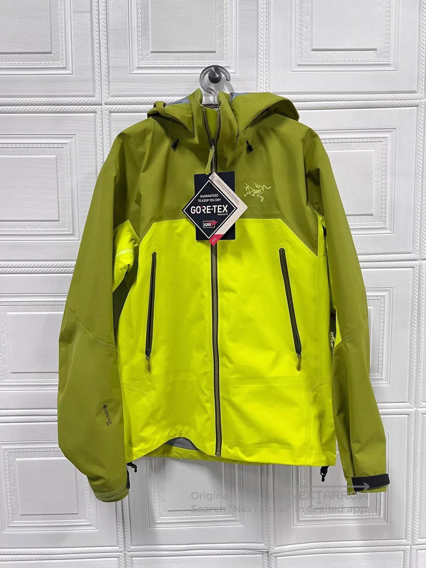 Arc'teryx Green Hooded Waterproof Jacket Size M. Size US M / EU 48-50 / 2 - 1 Thumbnail