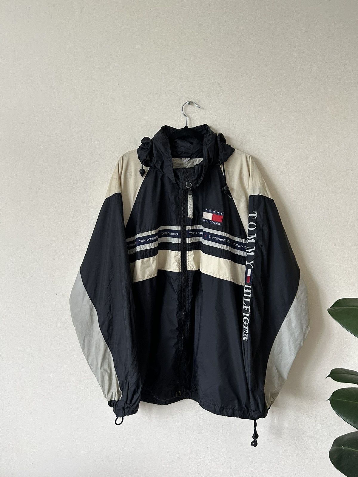 Tommy Hilfiger × Vintage Vintage Tommy Hilfiger Spellout jacket Size US XL / EU 56 / 4 - 7 Thumbnail