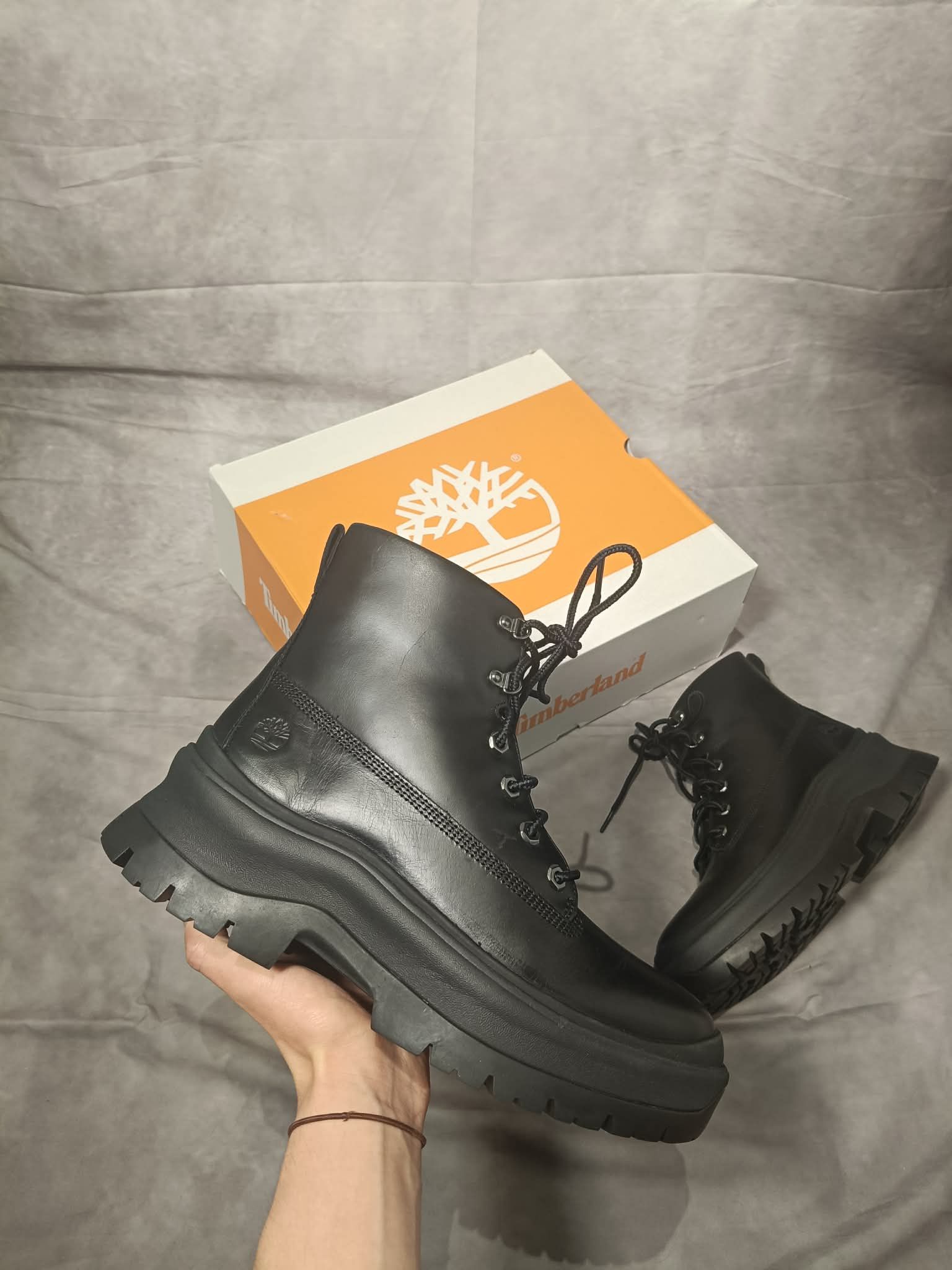 Timberland Timberland Roxie Lane Mid Lace Boot Black Full Grain 42eu Size US 11 / IT 41 - 1 Thumbnail