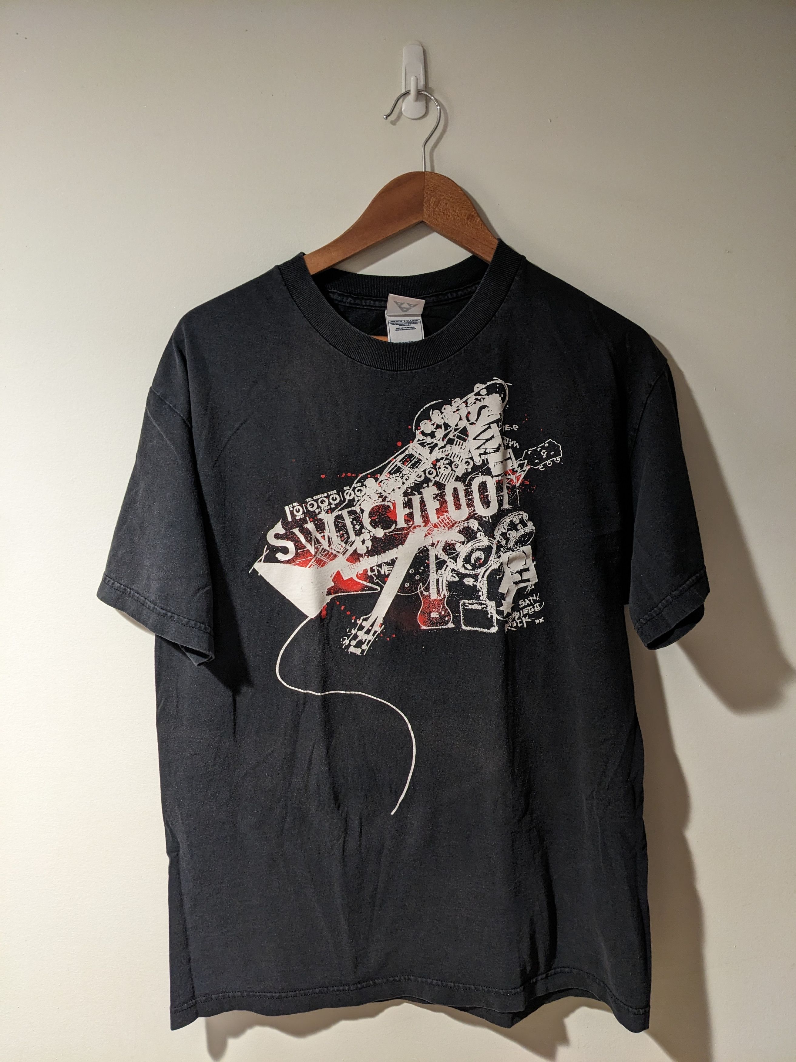 Hot Topic × Vintage Vintage Y2K SwitchFoot Band Tour Music Black Large T-Shirt Size US L / EU 52-54 / 3 - 1 Thumbnail