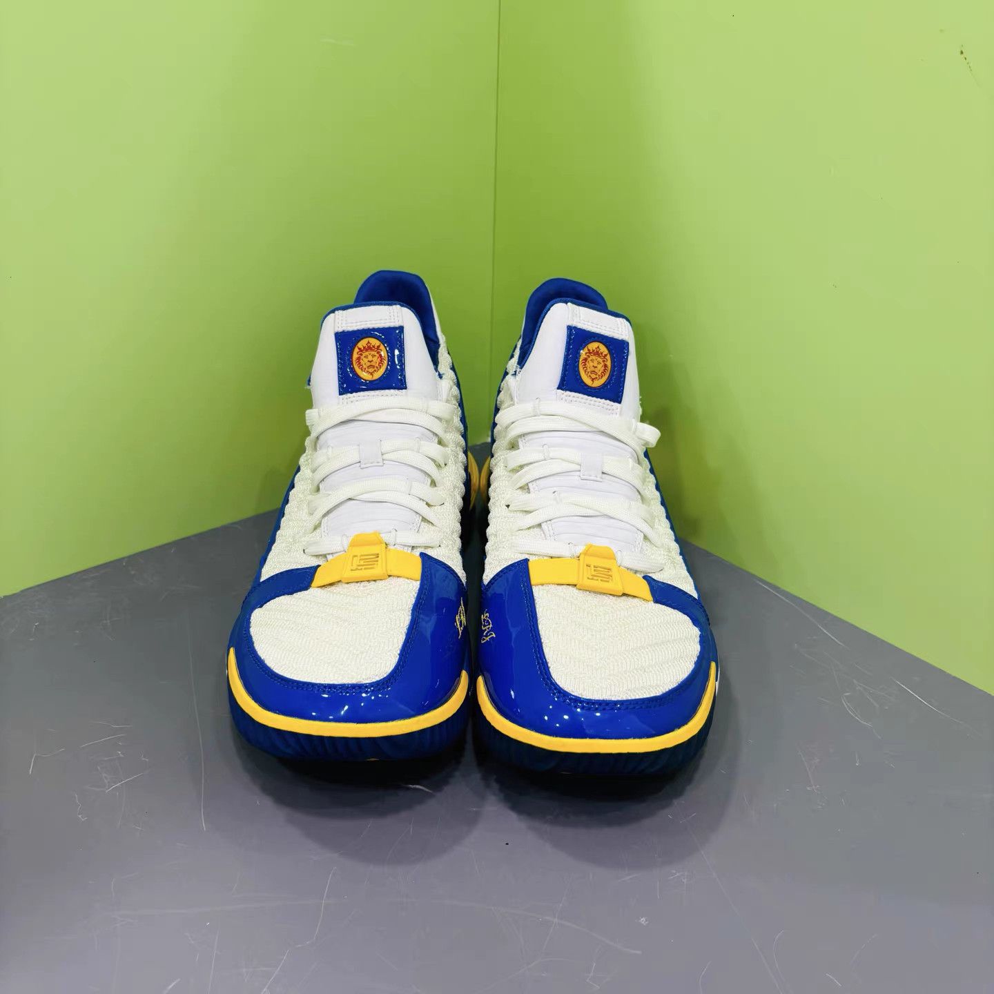Nike Nike LeBron 16 SuperBron Basketball Shoes K15 Size US 10 / EU 43 - 2 Thumbnail