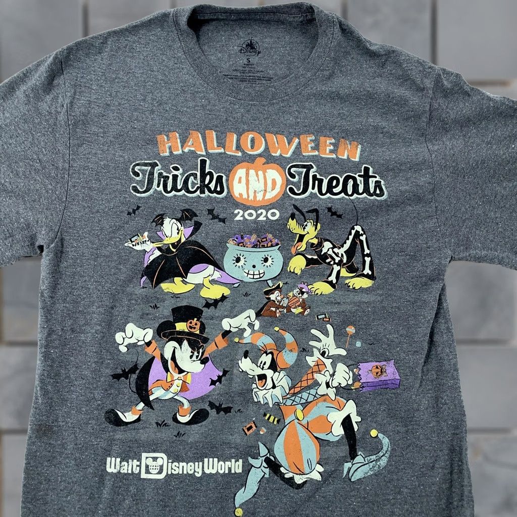 Disney Disney 2020 Walt World Halloween Tricks and Treats T-Shirt Mens Gray Cartoon S Size US S / EU 44-46 / 1 - 1 Thumbnail