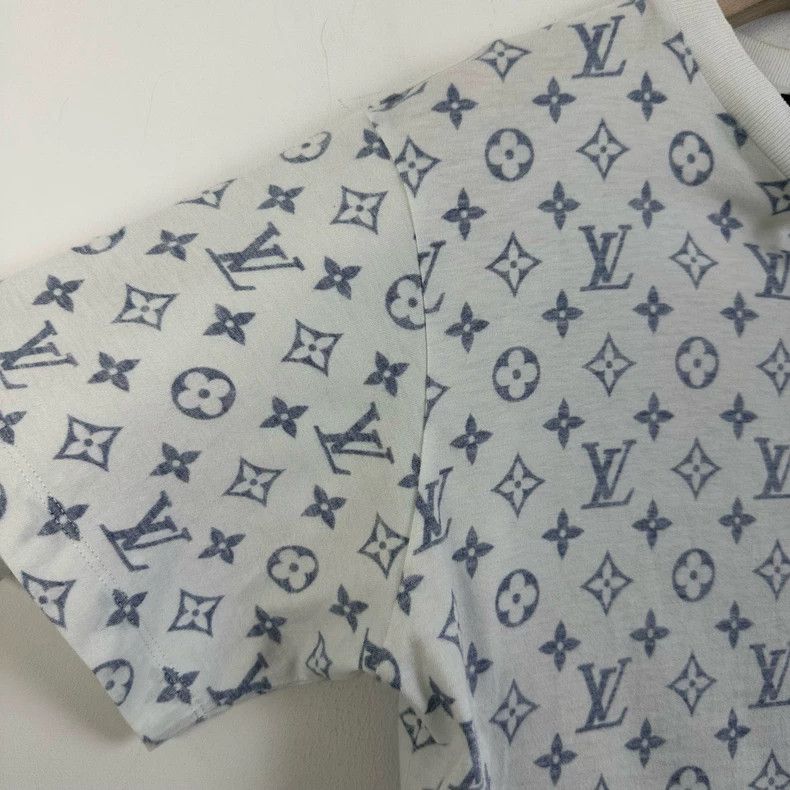 Louis Vuitton Louis Vuitton White short sleeves Size M / US 6-8 / IT 42-44 - 4 Thumbnail