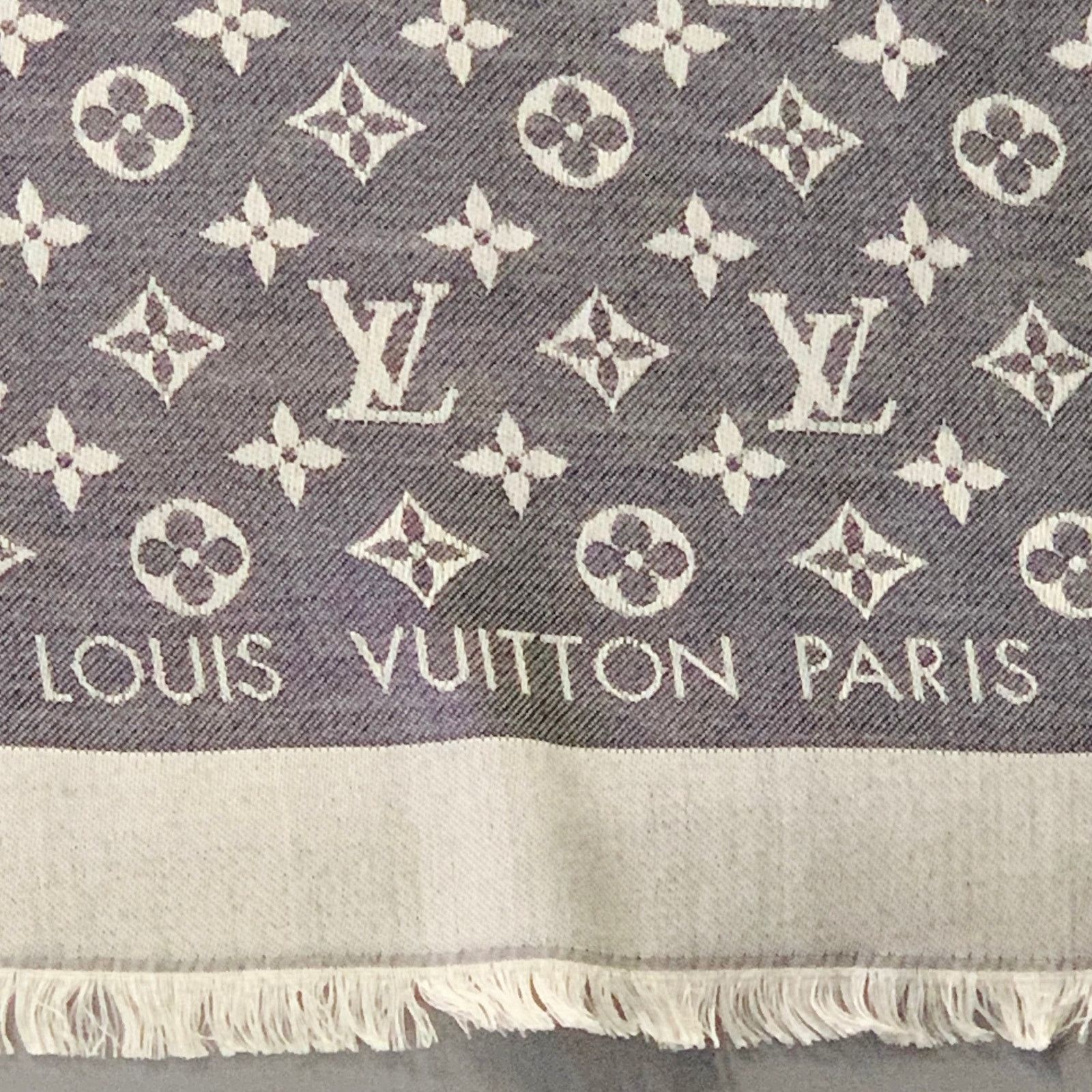 Louis Vuitton LOUIS VUITTON Monogram Silk Wool Square Fringe Scarf Shawl Size ONE SIZE - 3 Thumbnail