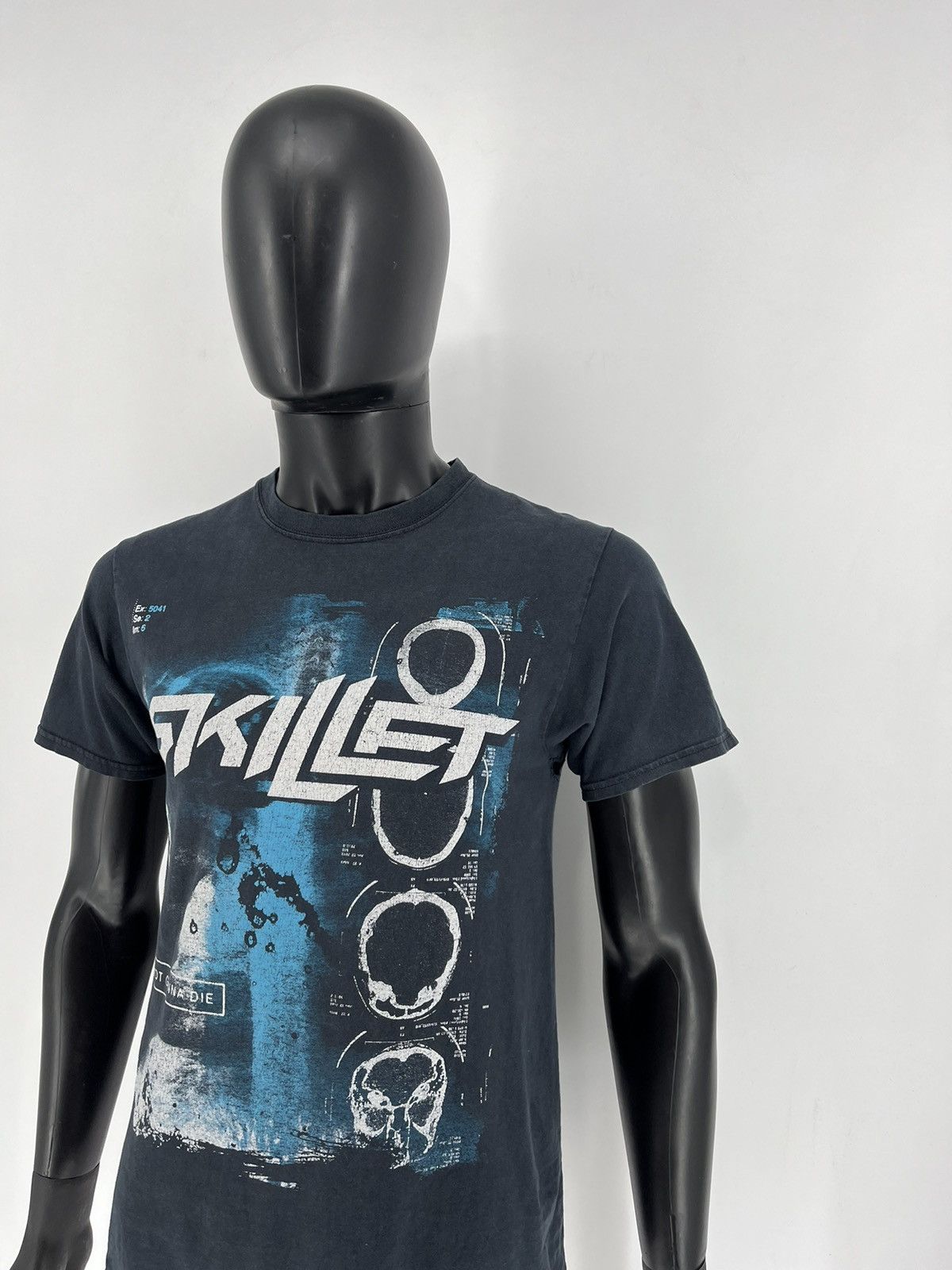 Band Tees Vintage Y2K Skillet Not Gonna Die Shirt Metal Rock Band Tee Size US S / EU 44-46 / 1 - 4 Thumbnail