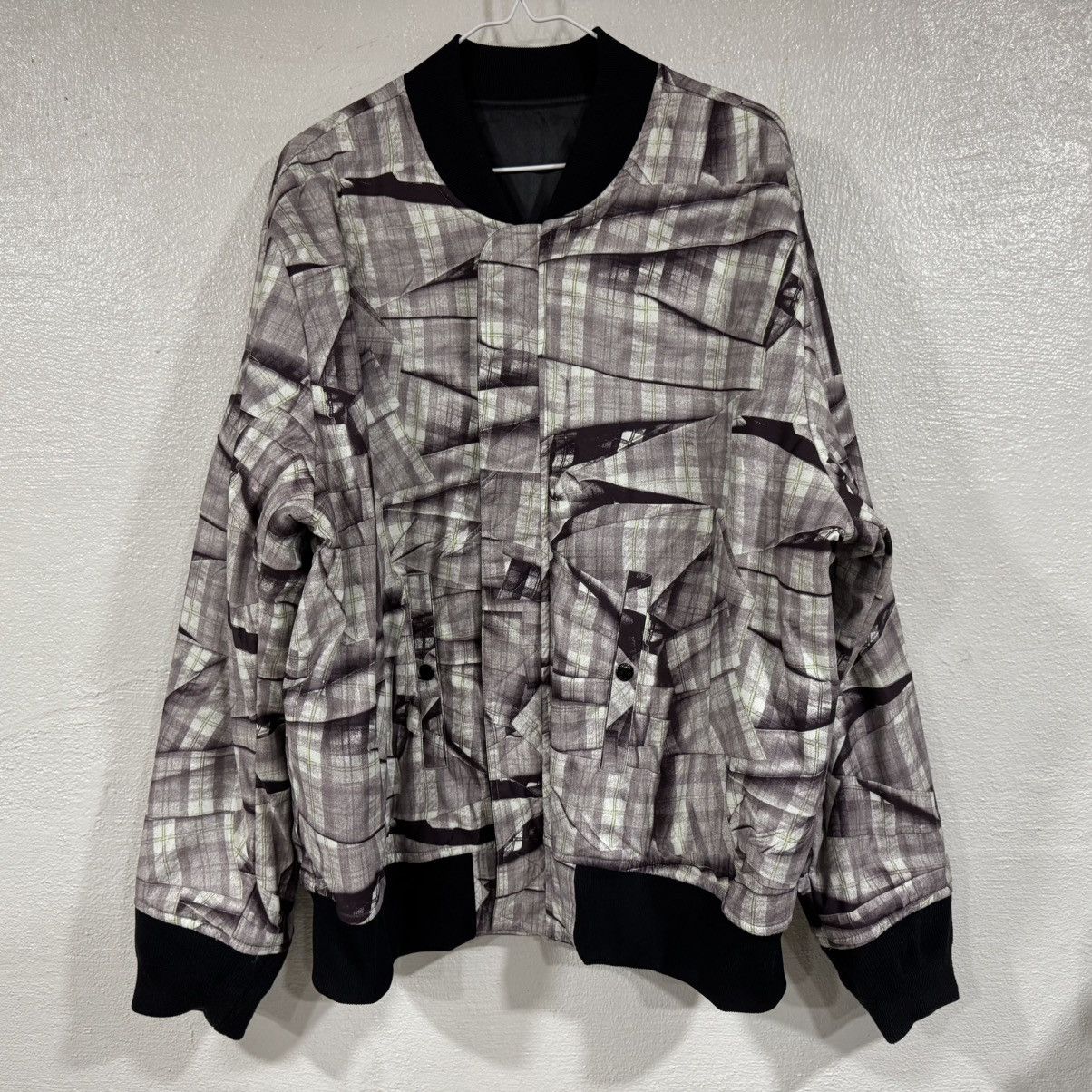 Nike Nike Reversible Graphic Satin Bomber Jacket AT4373-010 2X Size US XXL / EU 58 / 5 - 2 Thumbnail