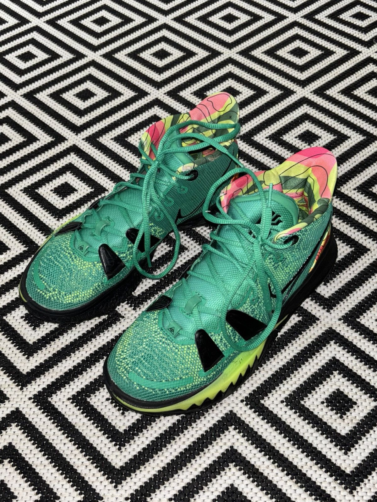 Other Nike Kyrie 7 Weatherman (8.5 US) (42 EU) Size US 8.5 / EU 41-42 - 2 Thumbnail