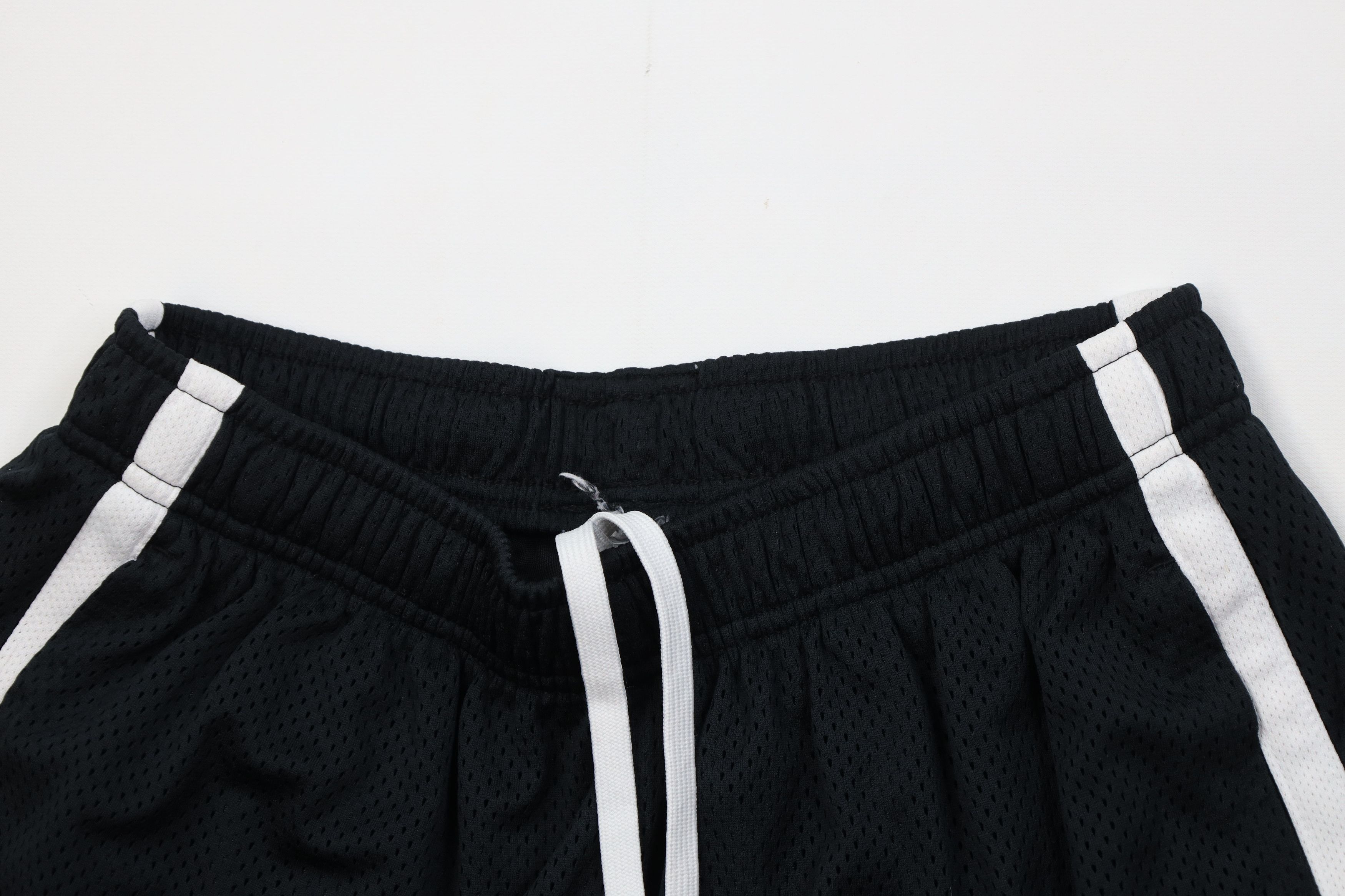 Nike Vintage Nike Scott Mini Swoosh Irish Baseball Mesh Shorts Size US 32 / EU 48 - 2 Thumbnail