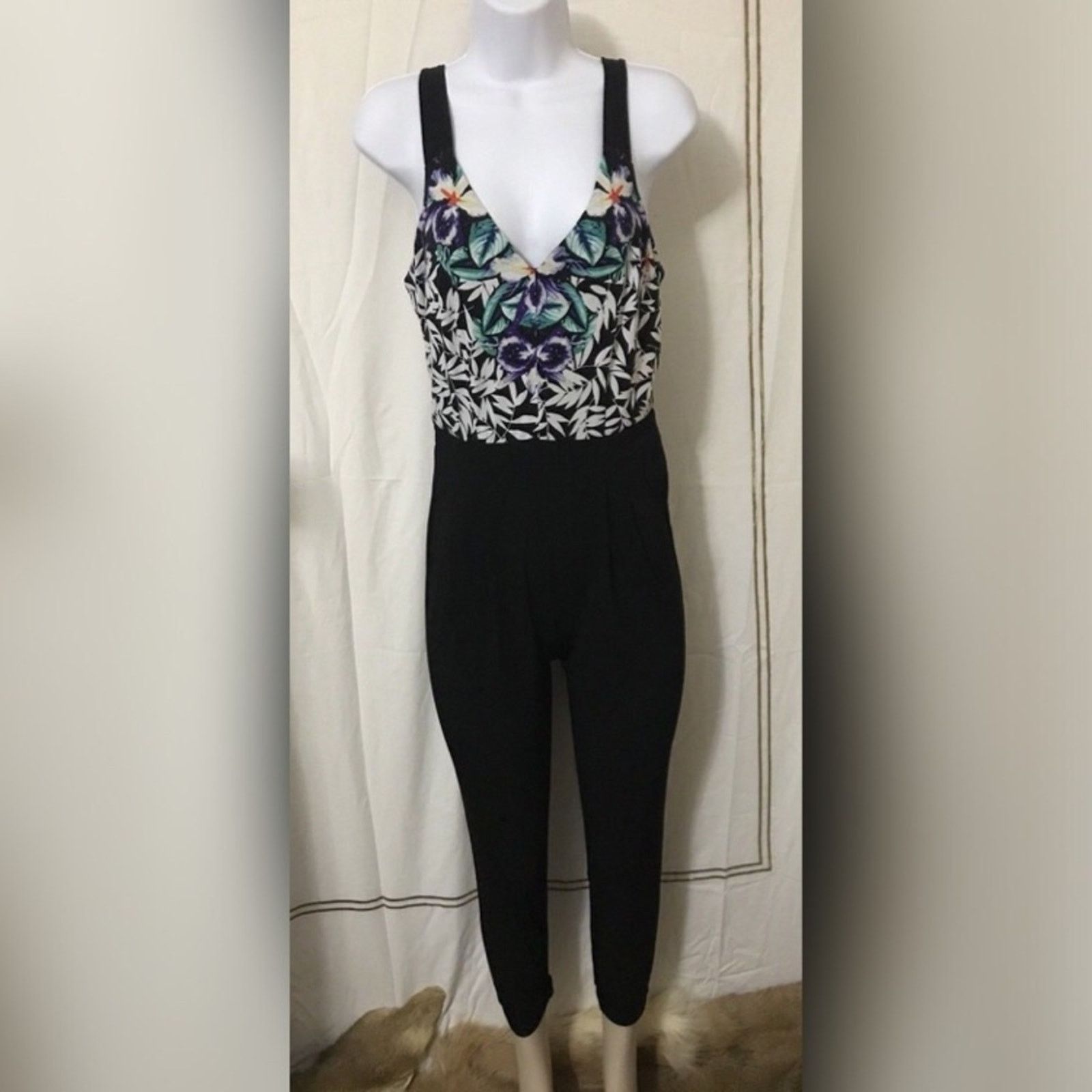 Other Nicole by Nicole Miller Floral Sleeveless Jumpsuit Size 27" / US 4 / IT 40 - 1 Thumbnail