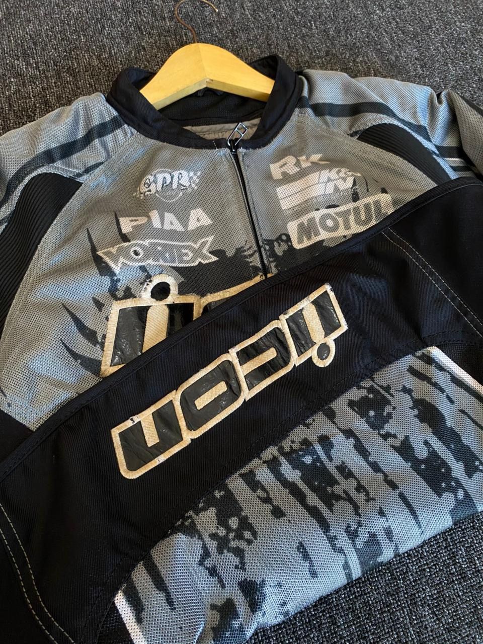 ICON Motorsports Icon Hooligan 2 Threshold Motorcycle Jacket Size US L / EU 52-54 / 3 - 5 Thumbnail