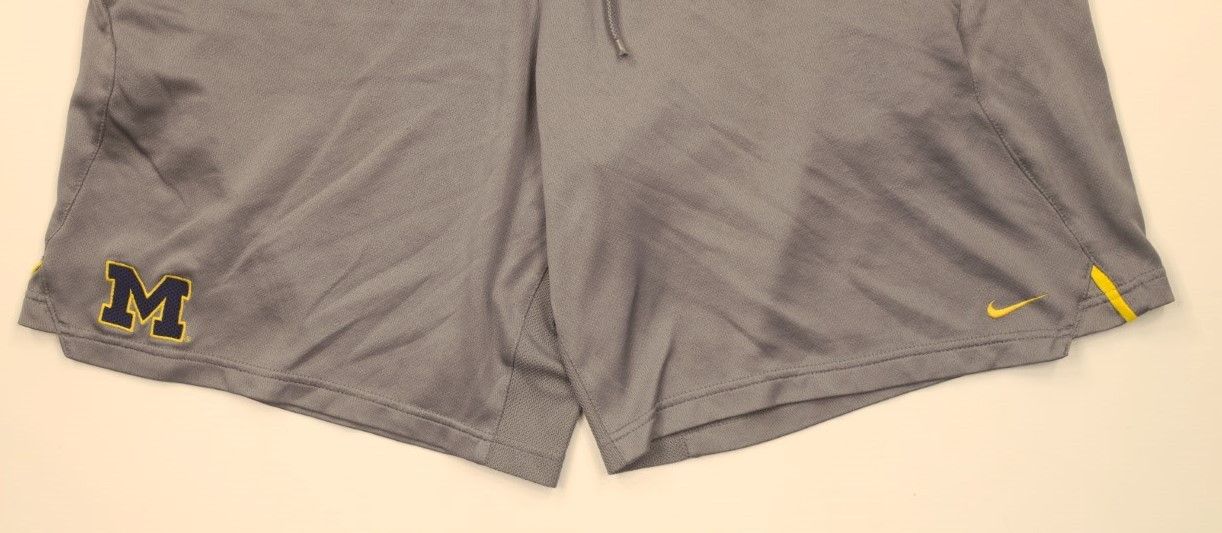 Nike × Vintage Vintage Nike Mini Swoosh University of Michigan Shorts AS IS Size US 36 / EU 52 - 4 Thumbnail
