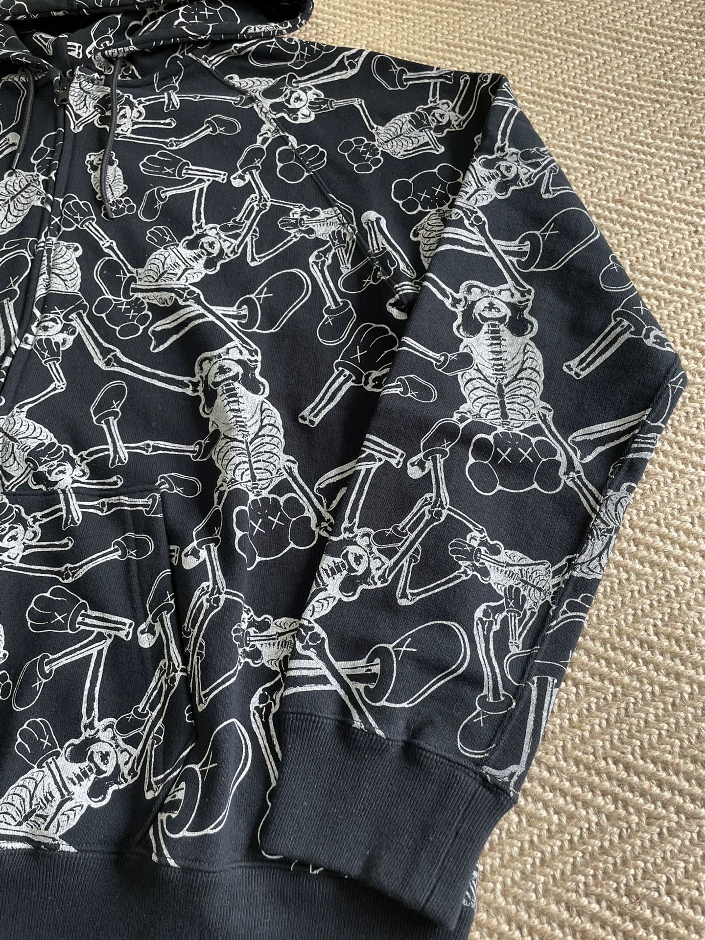 Original Fake OriginalFake KAWS Early Release Hoodie Full Print L Like New Size US L / EU 52-54 / 3 - 3 Thumbnail