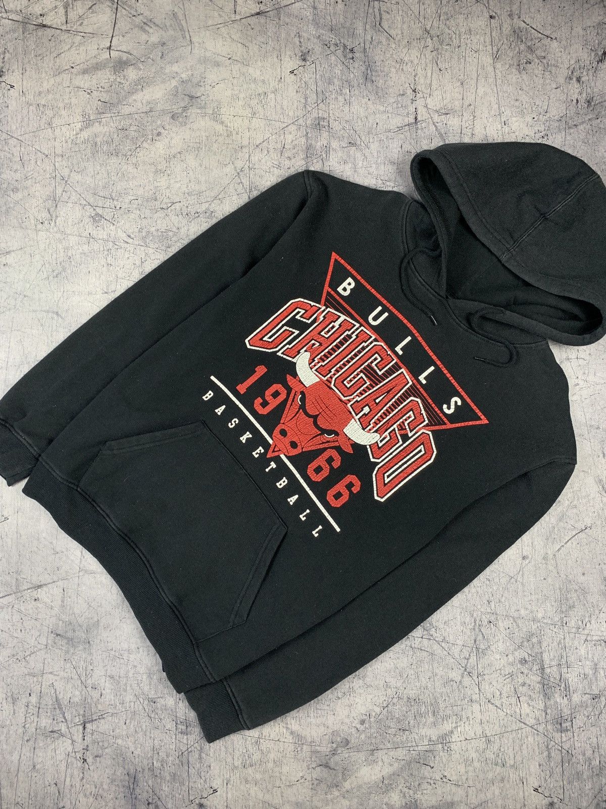 NBA Vintage UNK Chicago Bulls NBA Hoodie Men's Size M Black Size US M / EU 48-50 / 2 - 1 Thumbnail