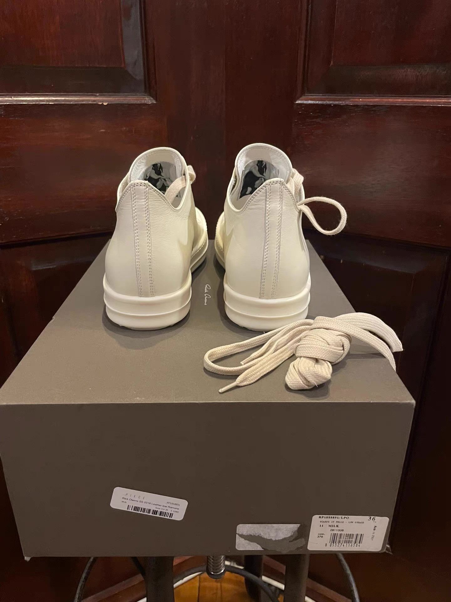 Rick Owens Rick Owens 18SS Women's White Low-top Calfskin Big Ｑ25 Size US 6 / IT 36 - 6 Thumbnail