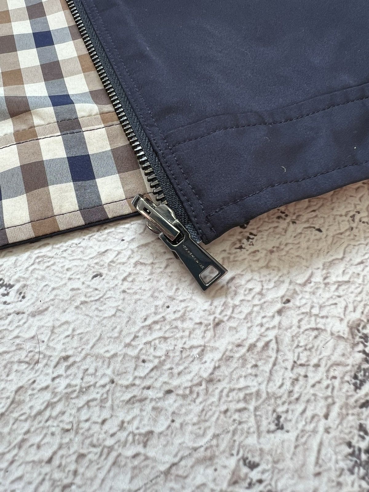 Aquascutum AQUASCUTUM BRACKENBURY REVERSIBLE JACKET IN NAVY Size US L / EU 52-54 / 3 - 4 Thumbnail