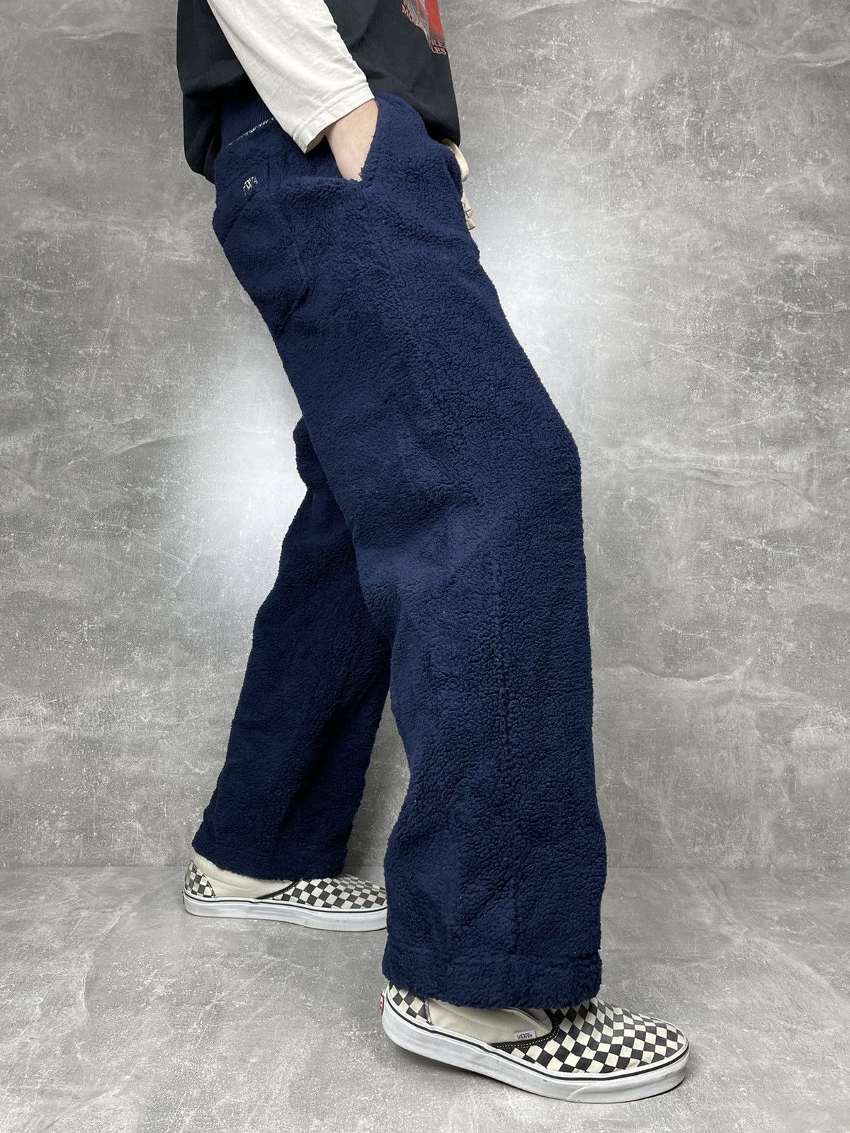 JW Anderson × Japanese Brand × Uniqlo J.W. Anderson Uniqlo Navy Blue Teddy Style Fleece Pants Size US 32 / EU 48 - 4 Thumbnail