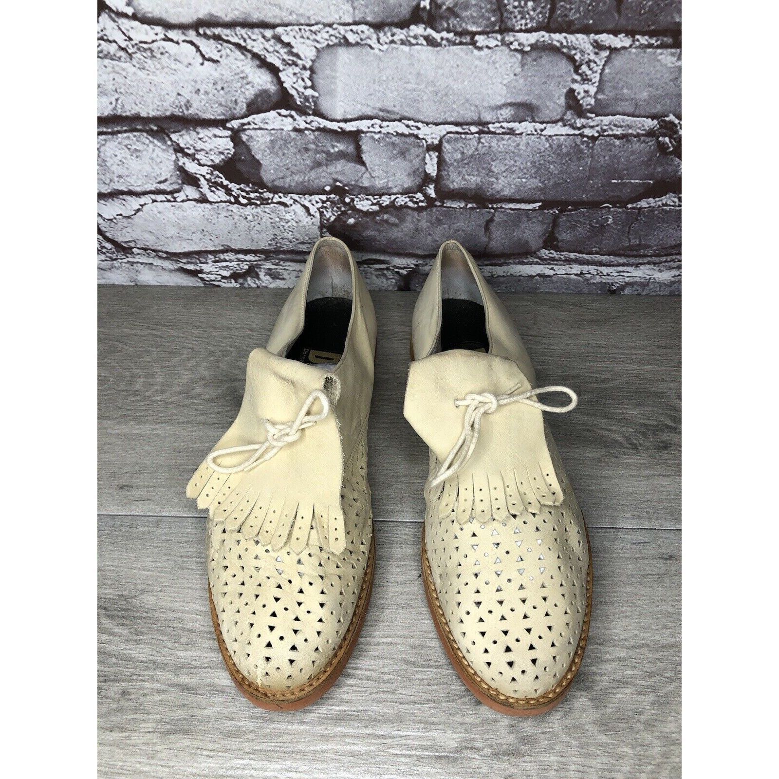 DKNY DKNY Beige Nubuck Leather Kiltie Perforated Lace Up Oxfords Size US 10 / IT 40 - 11 Thumbnail