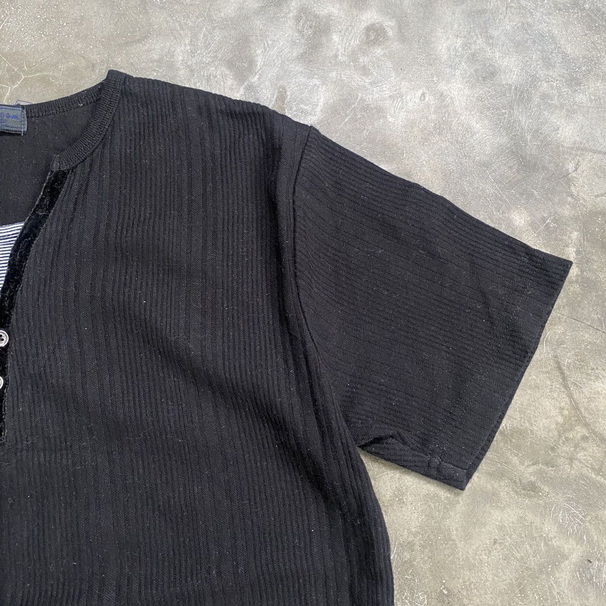 If Six Was Nine 2000s Takaiq.com Vkei Style Half Button T-Shirt Size US M / EU 48-50 / 2 - 5 Thumbnail
