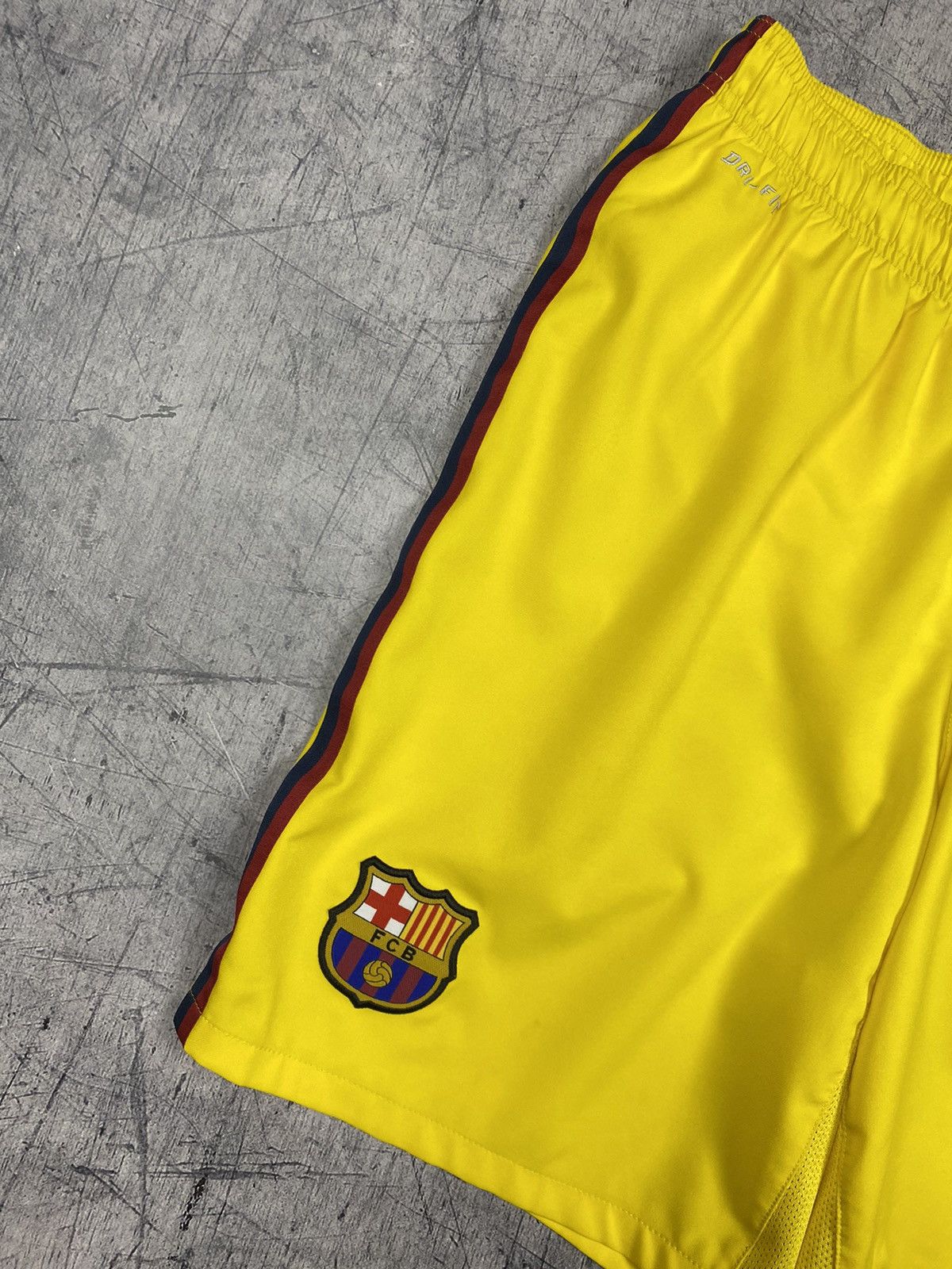 Nike Nike Barcelona FC Soccer Jersey Shorts Size M Size US 32 / EU 48 - 3 Thumbnail
