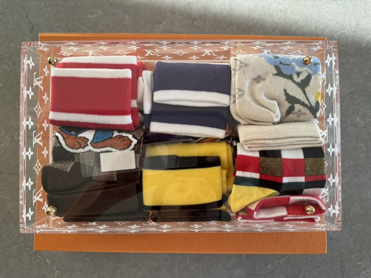 Louis Vuitton Louis Vuitton LV Archives 6 Sock Set MP3404 - EXTREMELY RARE Size ONE SIZE - 6 Thumbnail