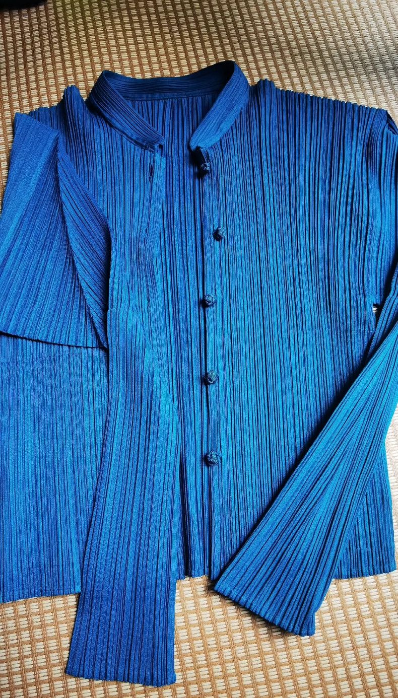 Issey Miyake Issey Miyake Blue button-up top Size M / US 6-8 / IT 42-44 - 1 Thumbnail