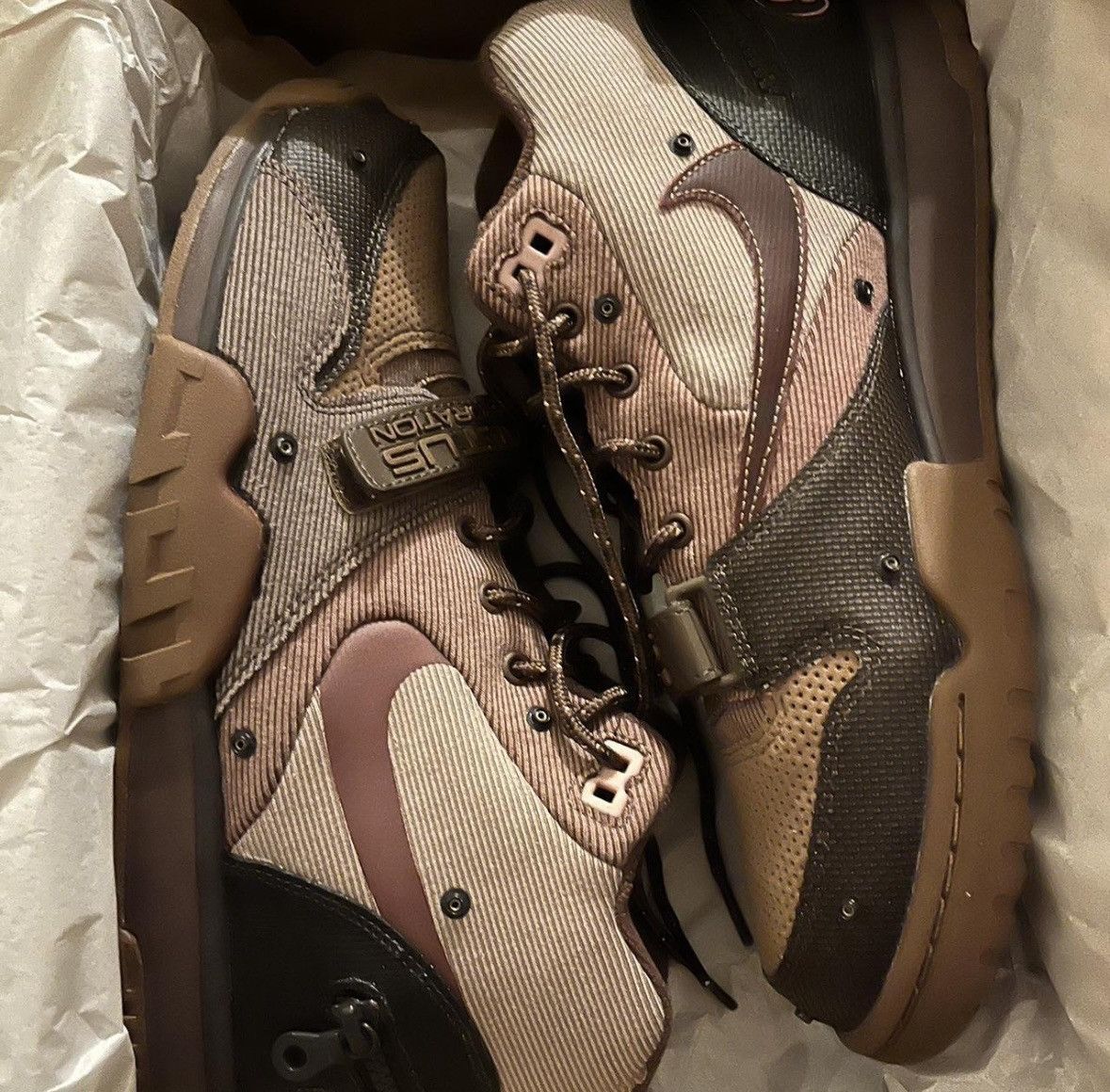 Nike × Travis Scott Nike Air Trainer 1 SP Travis Scott Size US 10 / EU 43 - 2 Thumbnail