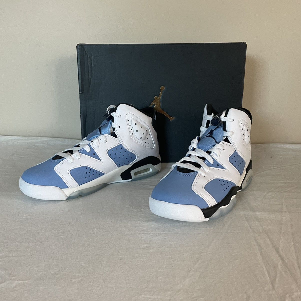 Jordan Brand × Nike Nike Air Jordan 6 Retro UNC Mens US Size 5.5 384665-410 Size US 5.5 / EU 38 - 5 Thumbnail