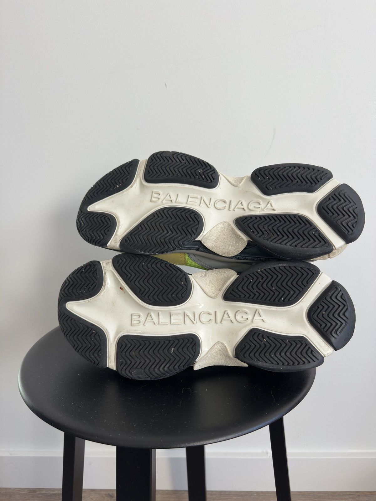 Balenciaga Balenciaga 'Triple S' Neon Grey Metallic - EU 41 / US Mens 8 Size US 8 / EU 41 - 6 Thumbnail