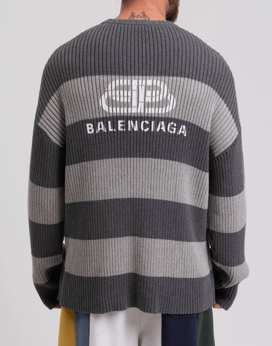Balenciaga BALENCIAGA Oversized Jumper Size US S / EU 44-46 / 1 - 1 Thumbnail