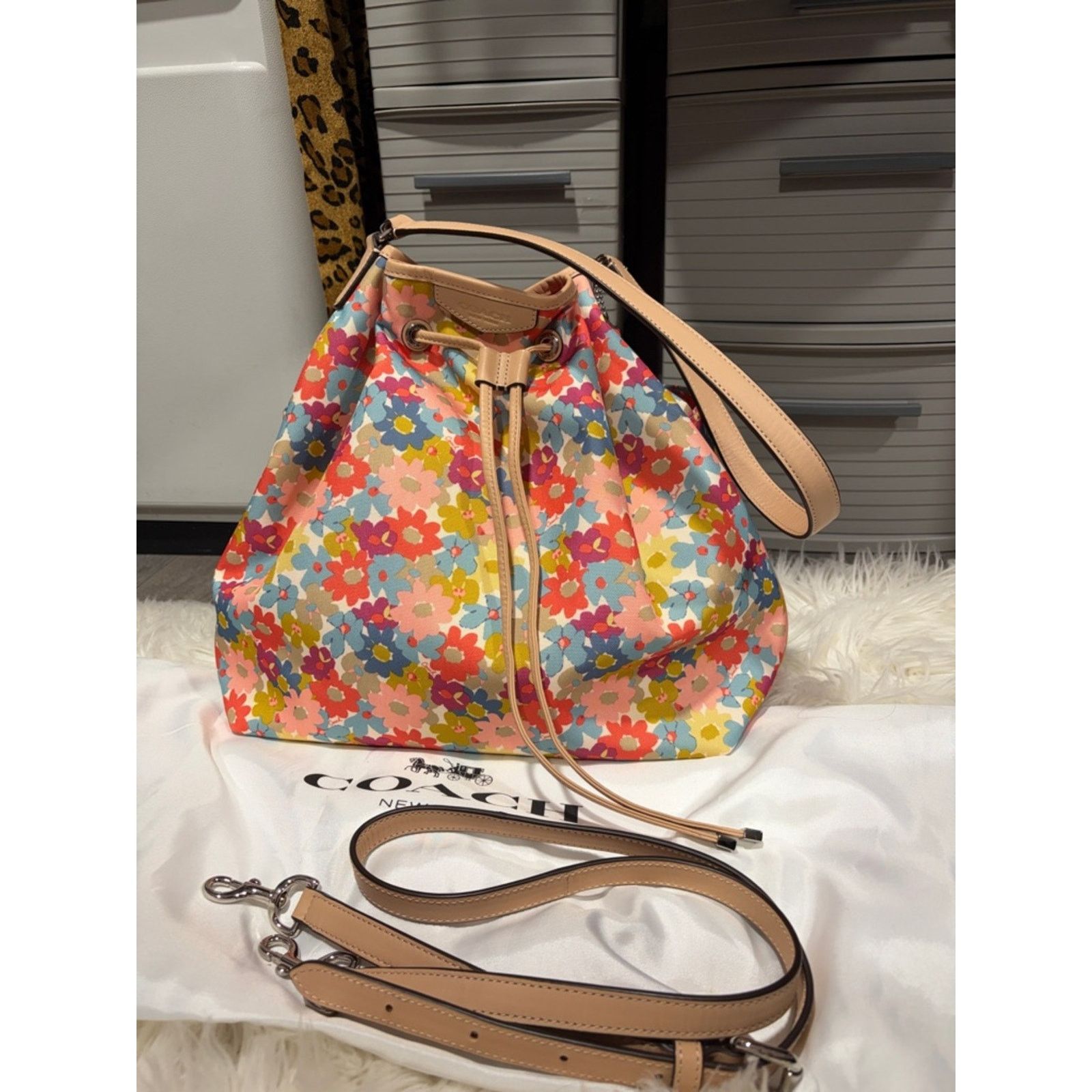 Coach 🌸 RARE VINTAGE Coach Peyton Floral Drawstring Bucket Bag Size ONE SIZE - 1 Thumbnail