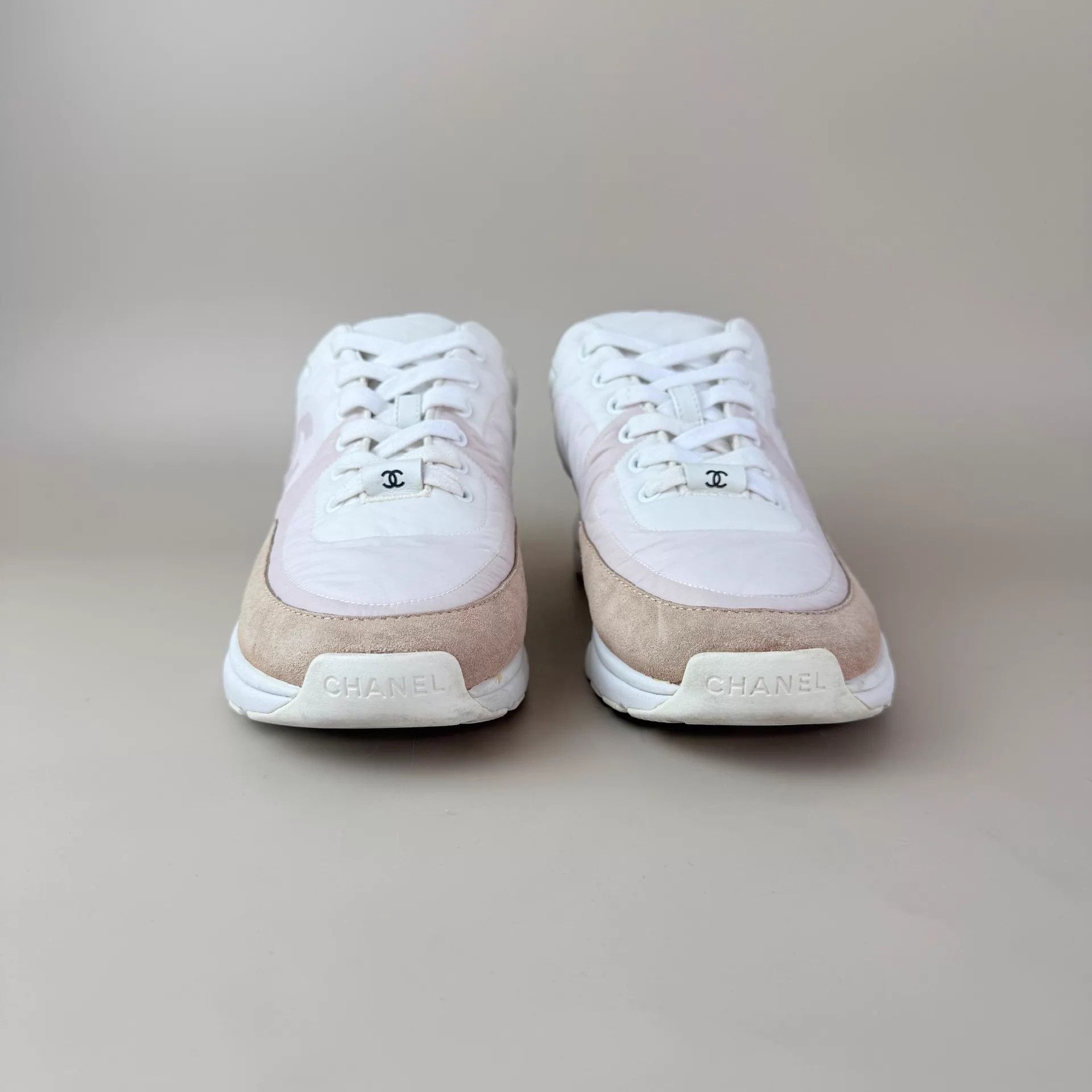 Chanel CHANEL white pink CC sneakers 38 mint Size US 7.5 / IT 37.5 - 2 Thumbnail
