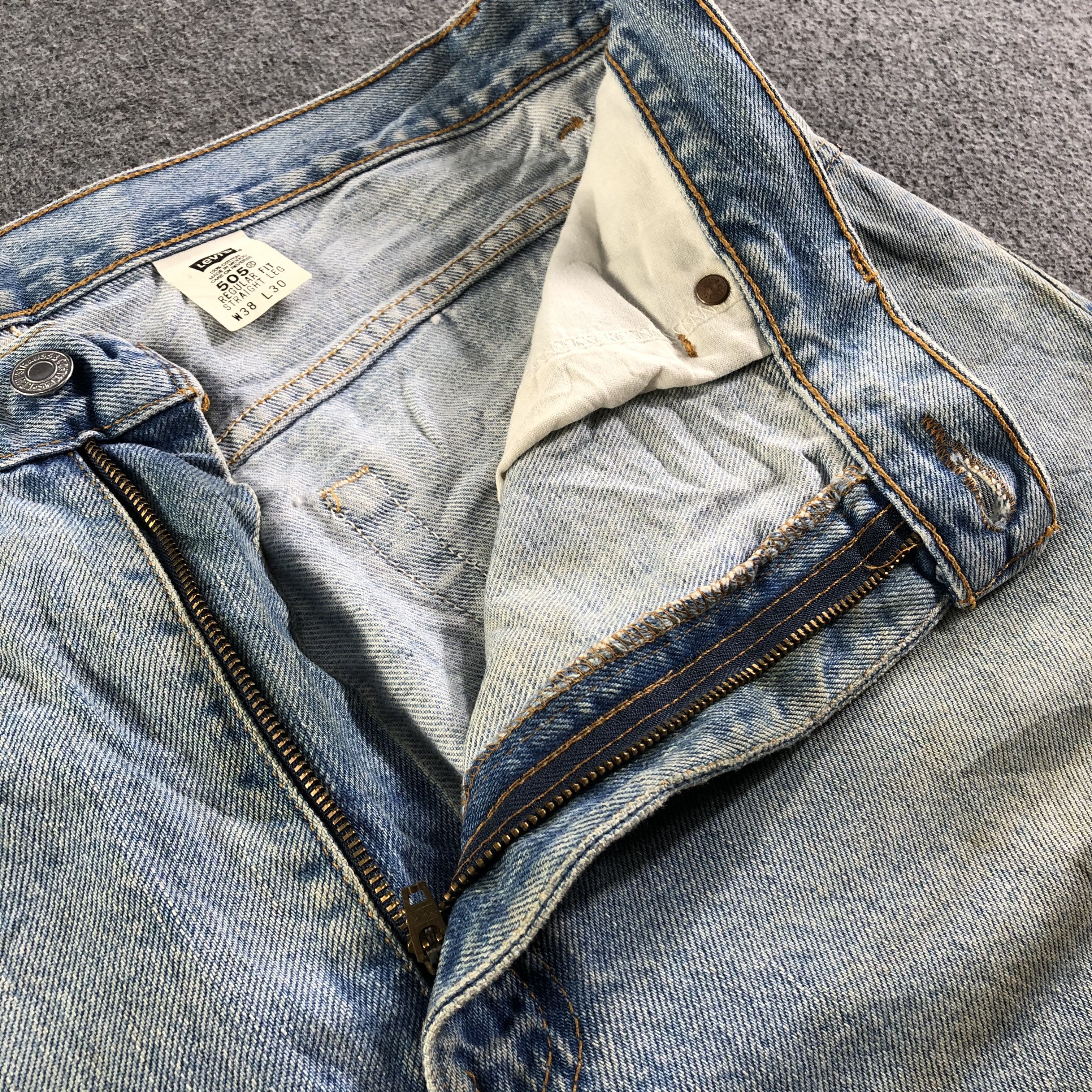 Levi's 90s Vintage Light Wash Levis 505 Jeans-J4187 Size US 38 / EU 54 - 8 Thumbnail