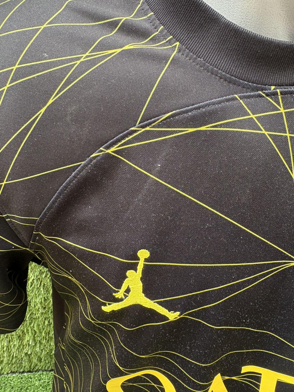Jordan Brand Jersey neymar psg Size US S / EU 44-46 / 1 - 7 Thumbnail
