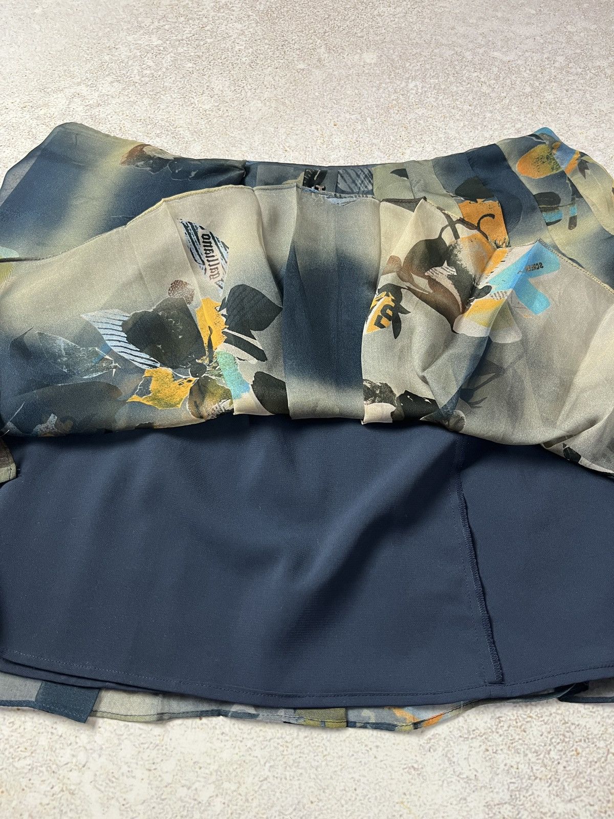 John Galliano Vintage John Galliano Asymmetric Floral Chiffon Mini Skirt Size 28" / US 6 / IT 42 - 7 Thumbnail