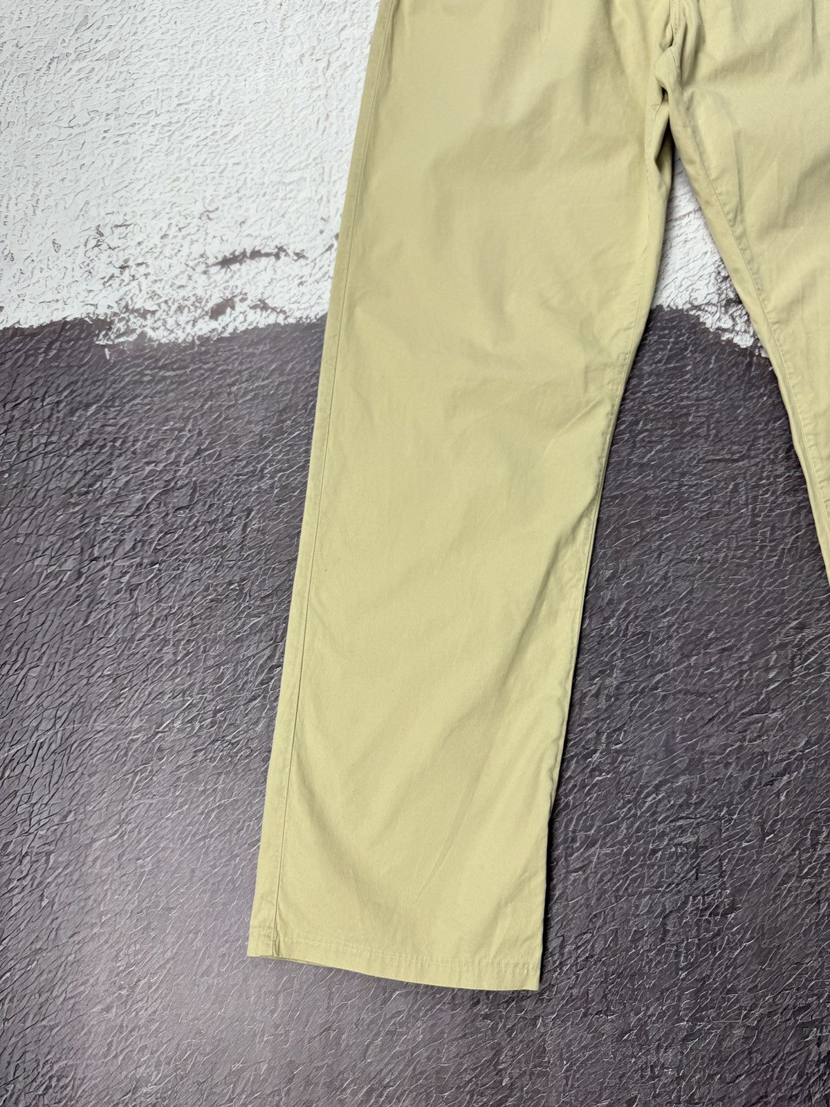Yves Saint Laurent Yves Saint Laurent vintage beige pocket logo chino pants Size US 36 / EU 52 - 4 Thumbnail