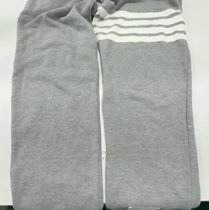 Thom Browne Thom Browne Classic Stripe Loose Knit Sweatpants. Size US 30 / EU 46 - 7 Thumbnail