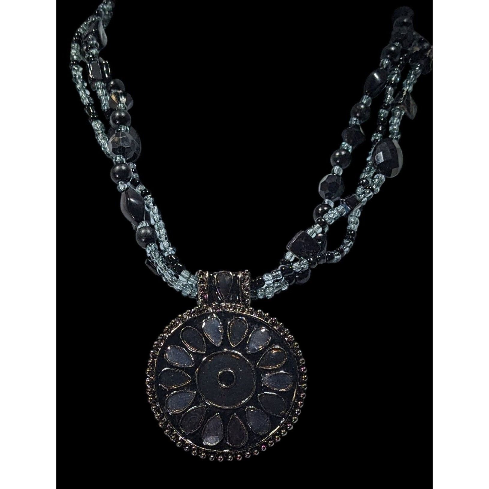 Other Black And Grey Multilayer Beaded Floral Medallion Pendant Ne Size ONE SIZE - 2 Thumbnail