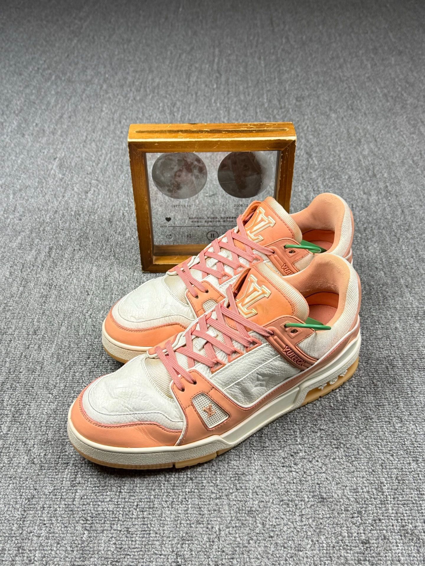 Louis Vuitton Louis Vuitton Training Pink Lowtop Sneakers 9 Men Size US 9 / EU 42 - 1 Thumbnail