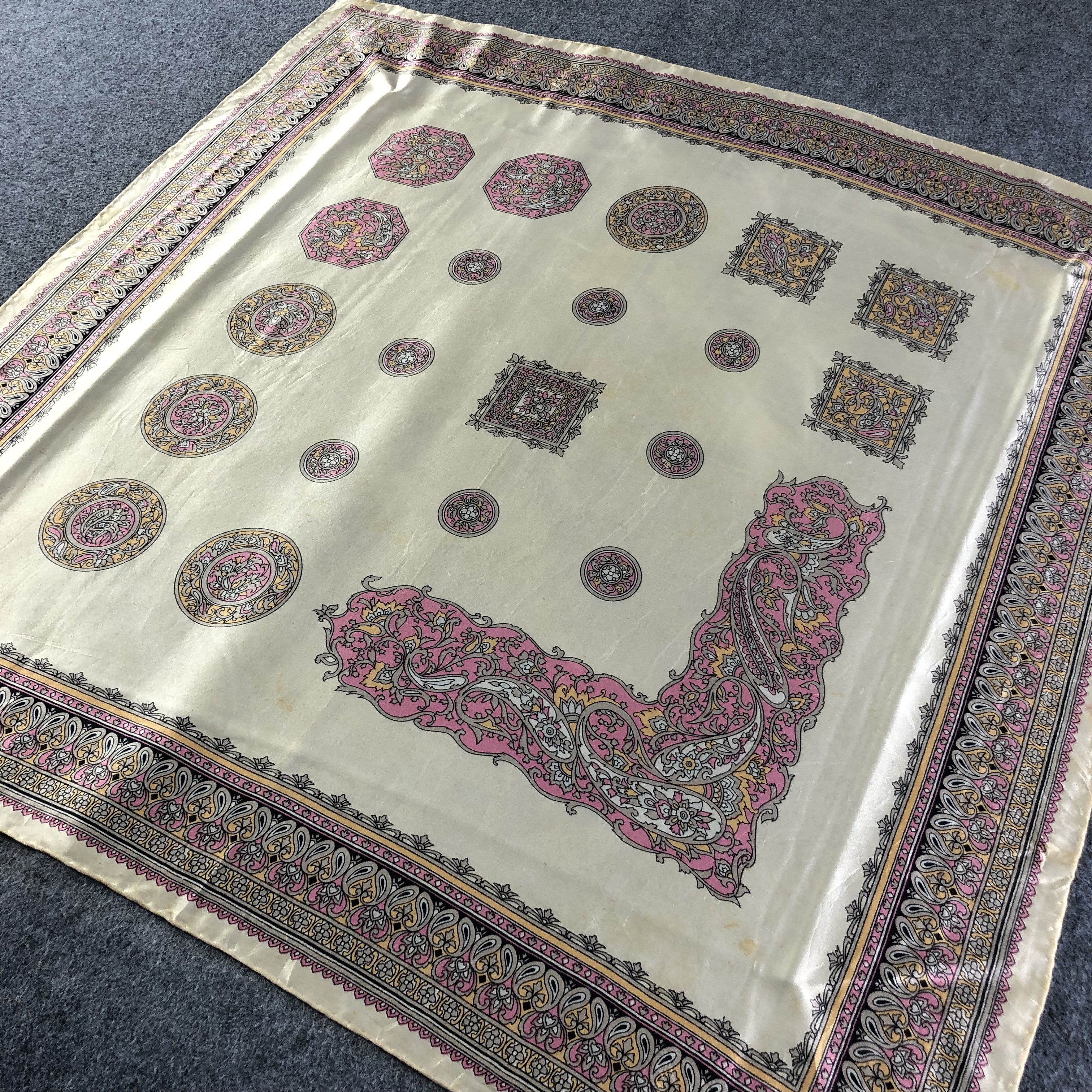 Vintage Vintage Luxury Design Hand Rolled Silk Scarf M410 Size ONE SIZE - 2 Thumbnail