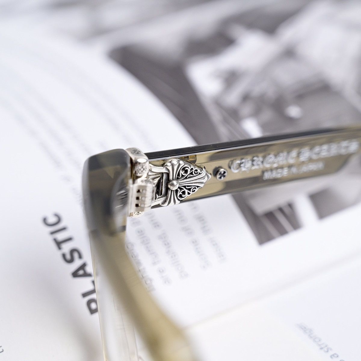 Other CHROME HEARTS BOX OFFICER ARMY GLASSES Size ONE SIZE - 7 Thumbnail