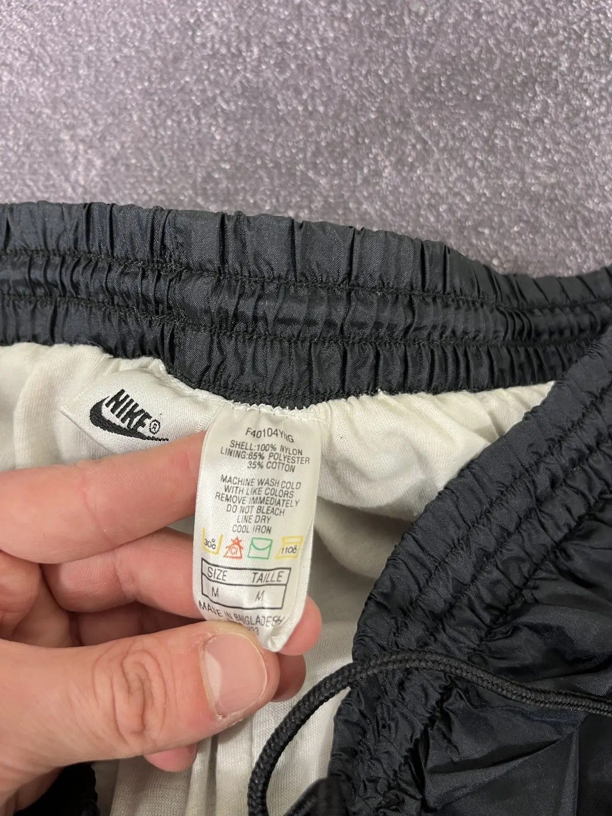 Nike × Vintage Vintage 90s Nike Swoosh Retro Hype Black Nylon Track Pants Size US 32 / EU 48 - 12 Thumbnail