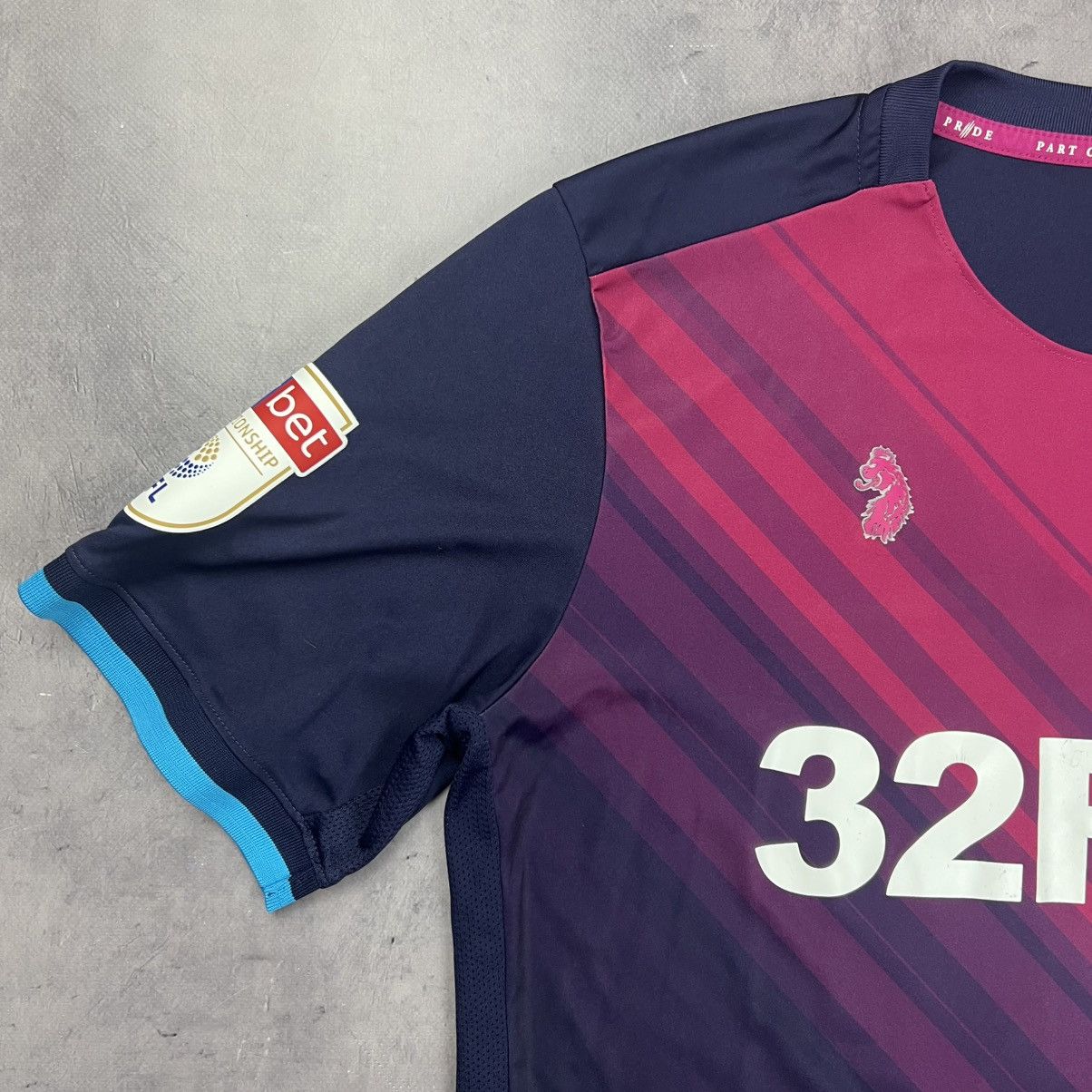 Other Rare! Whelan 6 Aston Villa Luke Sport Soccer Jersey Shirt Size US L / EU 52-54 / 3 - 13 Thumbnail