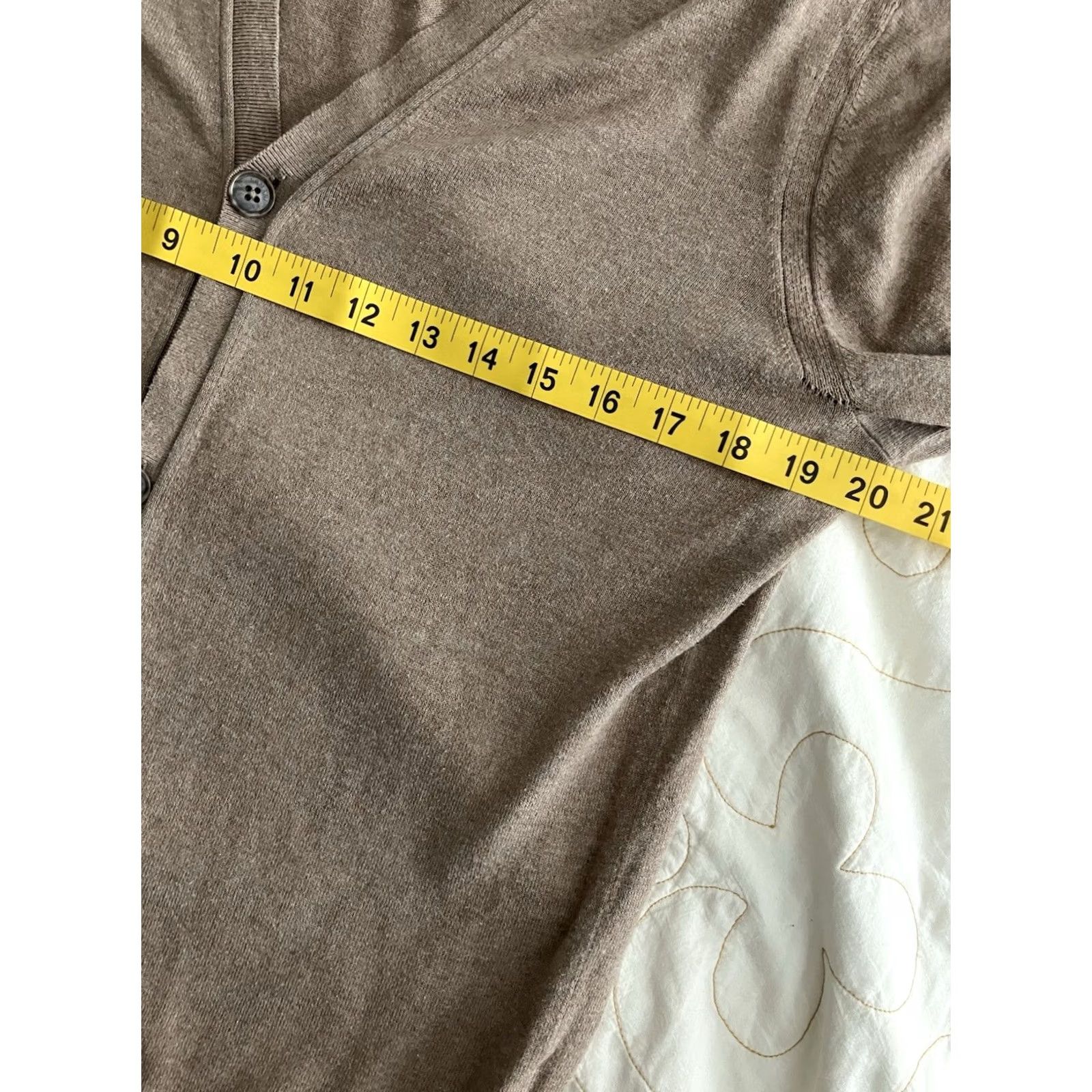 Giorgio Armani VINTAGE Giorgio Armani Cardigan M Merino Wool Button-Front Beige Men Regular Knit Journey Party/Cocktail Swank Mens Size US M / EU 48-50 / 2 - 4 Thumbnail