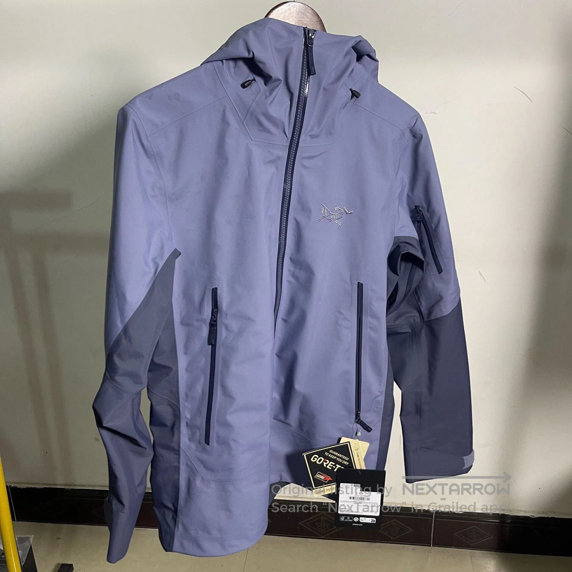 Arc'teryx Arcteryx Sentinel GTX 3L Women's Ski Jacket. Size M / US 6-8 / IT 42-44 - 1 Thumbnail